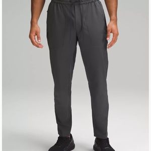 Men’s Lululemon training pants size L